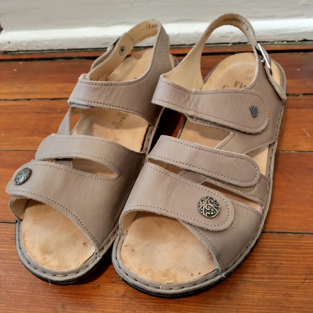 Finn Comfort Gomera women's sandal size 38(US 7) D